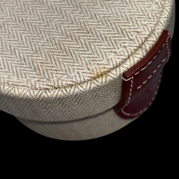 Vintage Hermès Round Jewelry / Watch / Accessory Box | Fabric & Leather - Picture 6 of 12